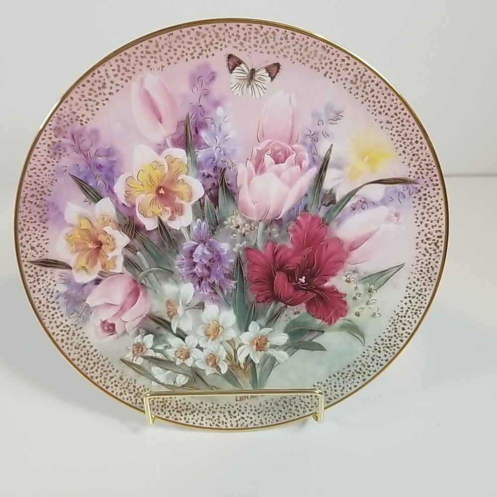 TULIP ENSEMBLE Plate Symphony of Shimmering Beauty #2 Lena Liu Floral Butterfly